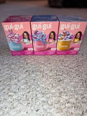 NIB Gui Gui Salish Matter Slime Set of 3